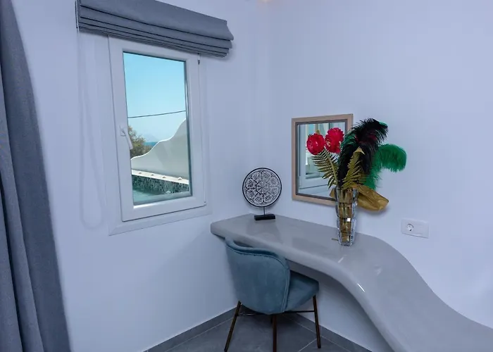 Aegean Gold * Kamari (Santorini)